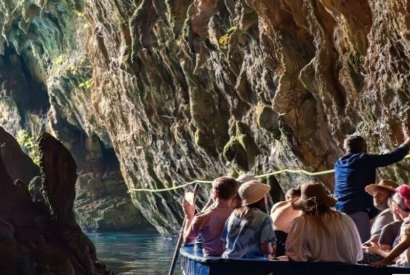 From Argostoli: Melissani Lake and Myrtos Beach Guided Tour - Itinerary and Experience