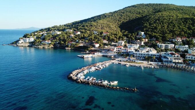 From Athens: Athens Riviera Swimming Cruise With Buffet & DJ - Lunch Buffet and Beverages