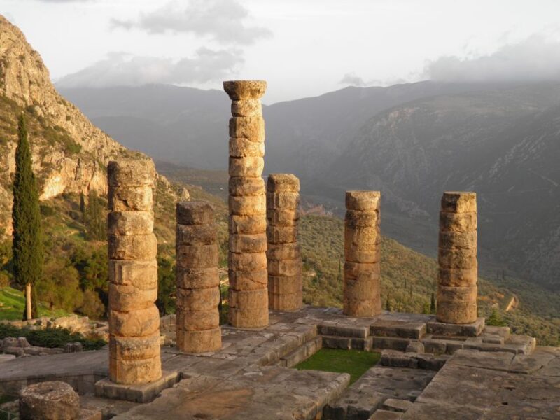 From Athens: Delphi and Meteora 2-Day Tour With Hotel - Traveling to Delphi
