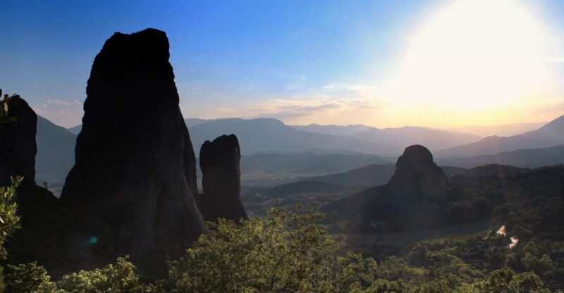 From Athens: Delphi and Meteora 2-Day Tour With Hotel - Exploring Ancient Delphi