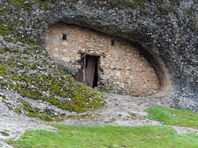 From Athens: Meteora Day Trip by Bus With Optional Lunch - Transfer From Athens