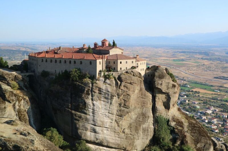 From Athens: Private Day Trip to the Monasteries of Meteora - Exploring Kalambaka and Lunch