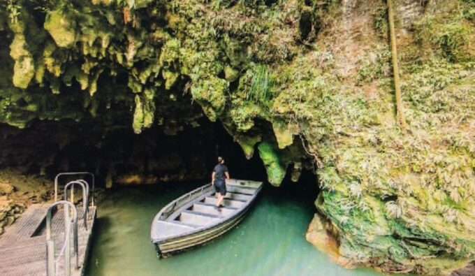 From Auckland: Hobbiton and Waitomo Day Tour With Lunch - Booking and Cancellation