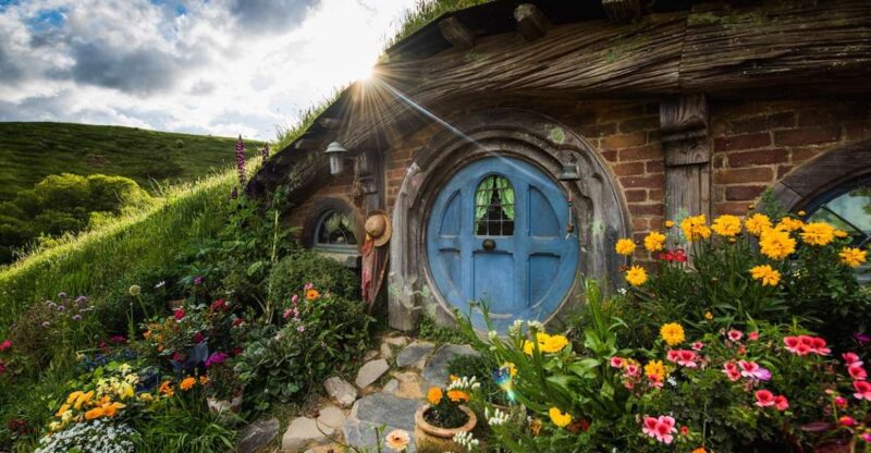 From Auckland: Hobbiton Movie Set Full-Day Trip - Key Points