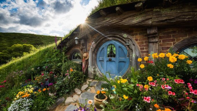 From Auckland: Hobbiton Movie Set Full-Day Trip - Tour Duration and Distance