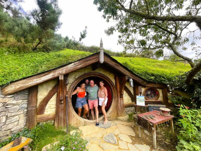 From Auckland: Hobbiton Movie Set Small Group Tour - An Authentic Look at the Hobbiton Tour