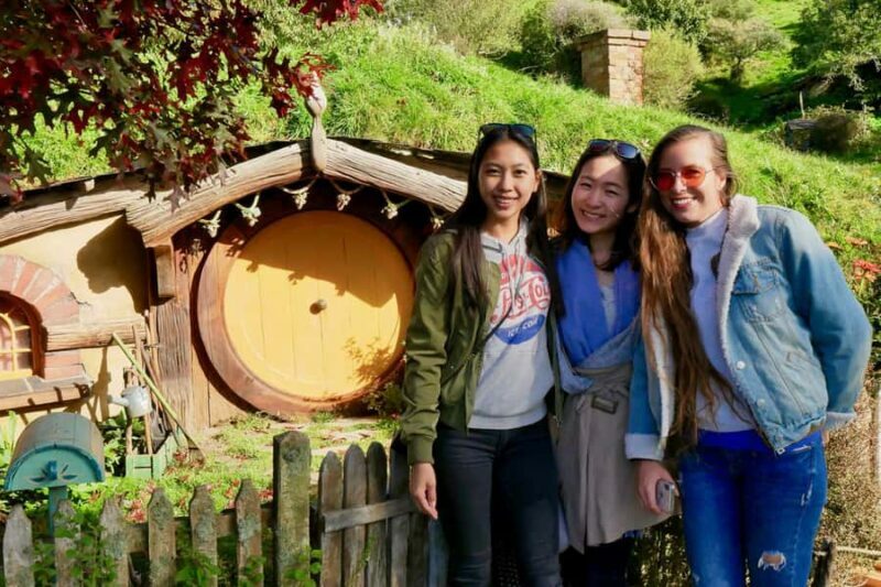From Auckland: Hobbiton & Waitomo Caves Full-Day Trip - Key Points
