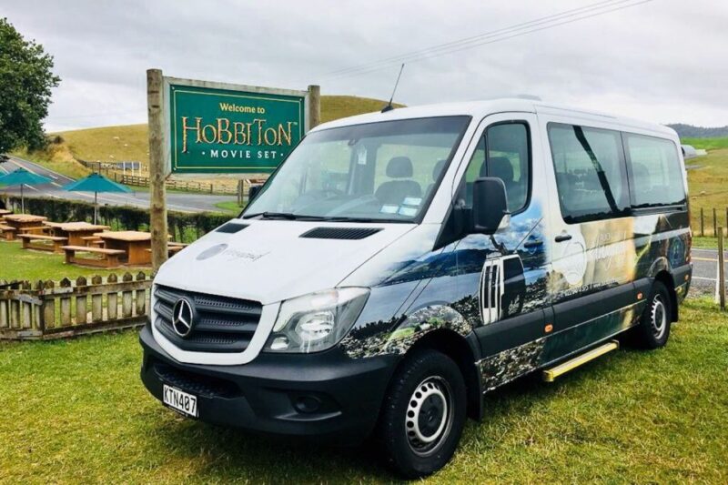 From Auckland: Hobbiton & Waitomo Caves Full-Day Trip - Waitomo Glowworm Caves Experience
