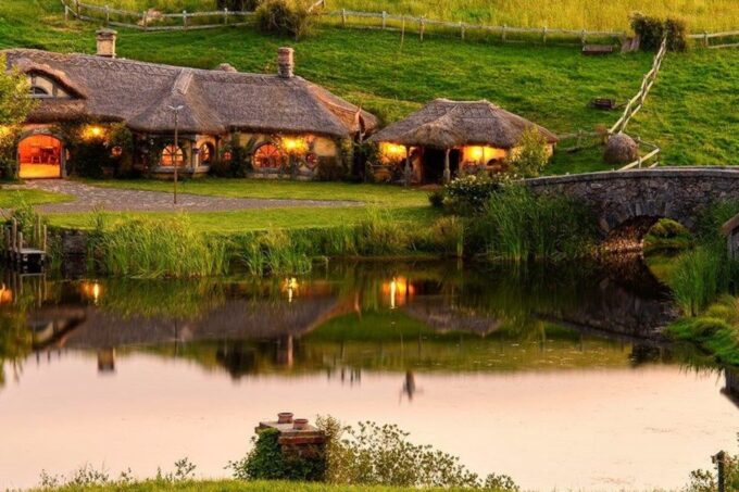 From Auckland: Hobbiton & Waitomo Caves Full-Day Trip - Pickup Locations and Times