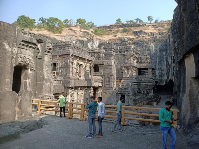 From Aurangabad: Ajanta & Ellora Day Tour With All Inclusion - Itinerary Breakdown