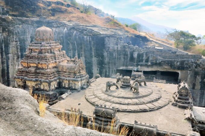From Aurangabad: Private Ajanta & Ellora Caves Full-Day Tour - Exploring Ajanta Caves