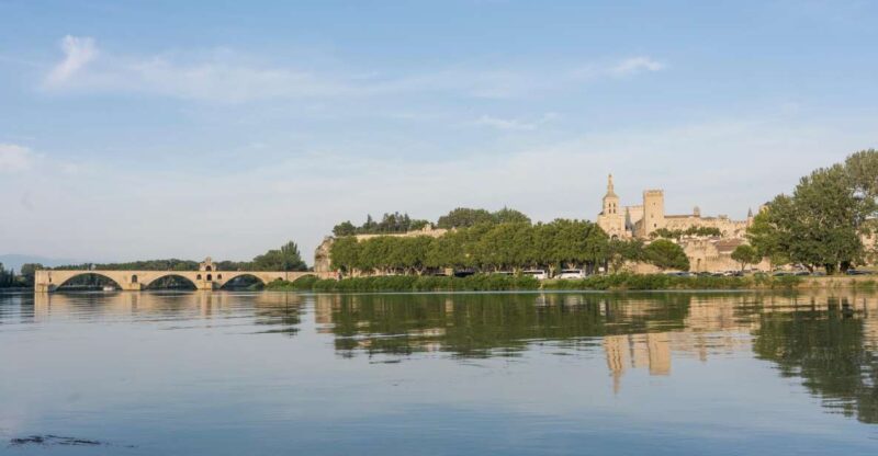 From Avignon: Avignon & Châteauneuf Du Pape Wine Tour - Availability and Meeting Point