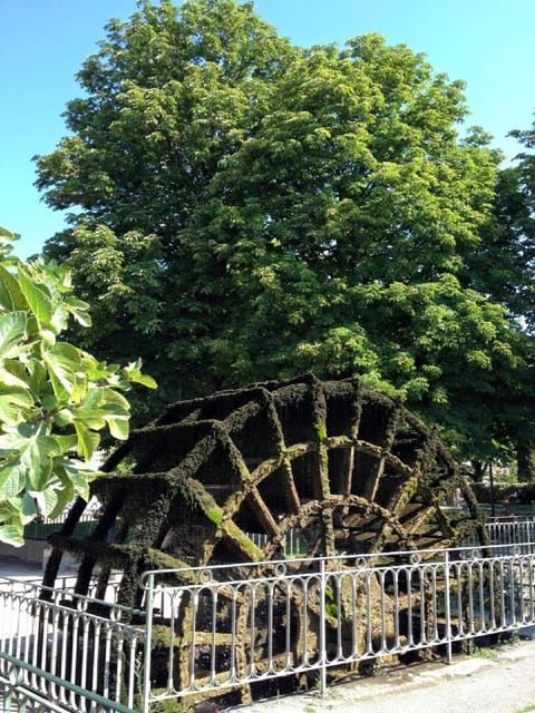 From Avignon: Full Day Luberon Market & Villages - Booking Considerations for Children