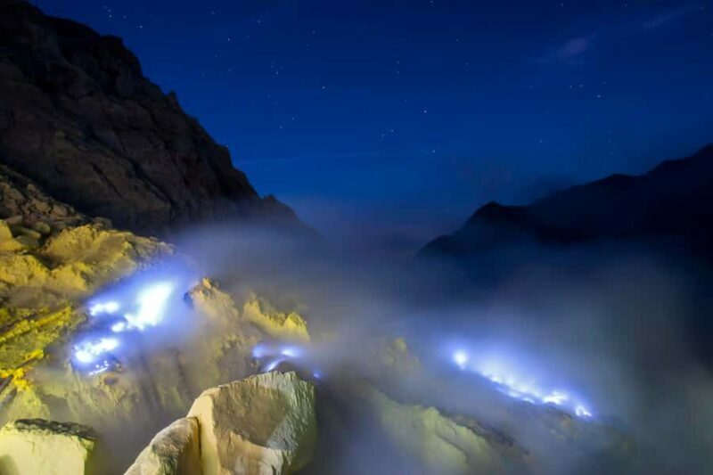 From Bali: 24-Hour Kawah Ijen Blue Flames, Dinner & Room - The Nighttime Ascent – A Test of Endurance and Awe