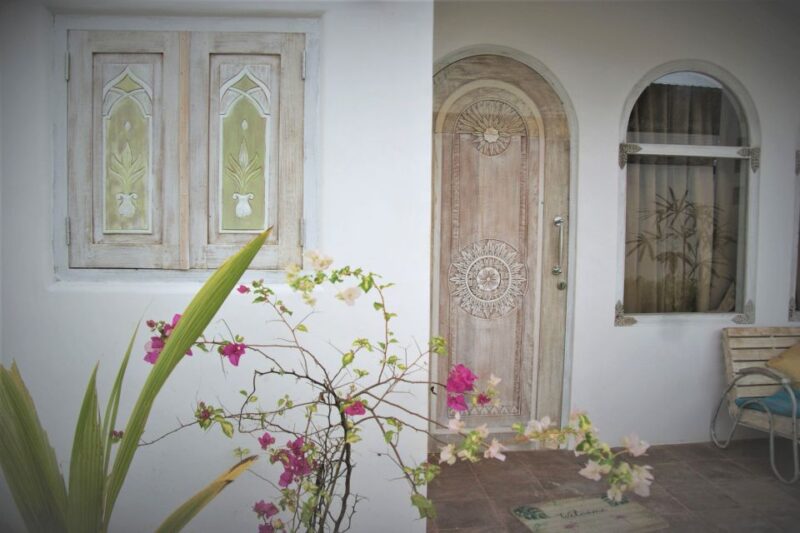 From Bali: 4-Day Surf and Yoga Retreat in Nusa Lembongan - Accommodation and Meals