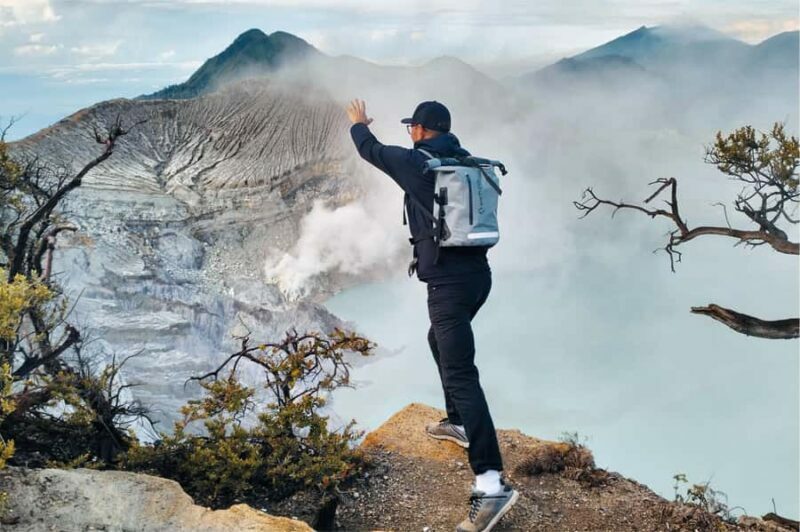 From Bali: Ijen Volcano Sunrise Hike with Transfer & All Fee - Who Should Book This Tour?