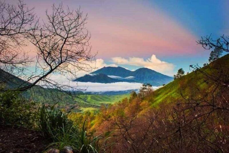 From Bali: Kawah Ijen Midnight Tour To See Blue Fire - Descending to the Crater Bottom