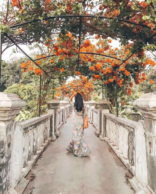 From Bali: Lempuyang Temple, Tirta Gangga, Taman Ujung - Taman Ujung: Balinese-European Architecture