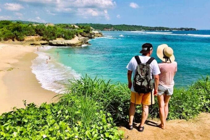 From Bali: Manta Rays Snorkeling & Nusa Lembongan Tour - Swimming With Manta Rays