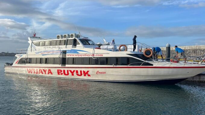 From Bali: Private Full Day Highlights East and West Penida - Key Destinations