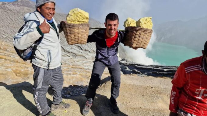 From Bali: Sunrise Trekking & Blue Fire Kawah Ijen - Flexible Booking