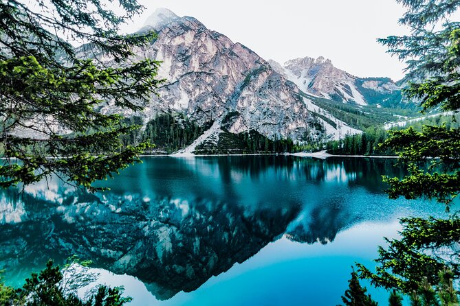 From Banff/Canmore: Moraine Lake and Lake Louise Shared Transfer - Tour Operator Information
