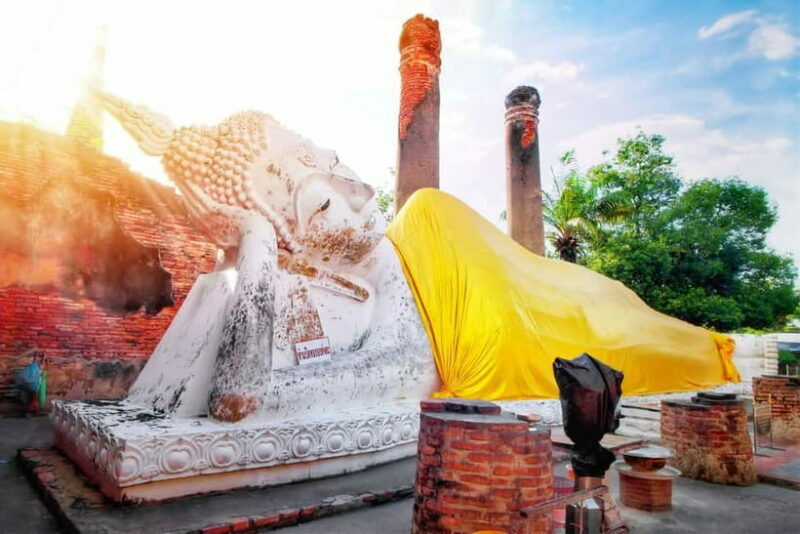 From Bangkok: Ayutthaya & Ayothaya Floating Market Day Trip - Exploring the Ancient City of Ayutthaya
