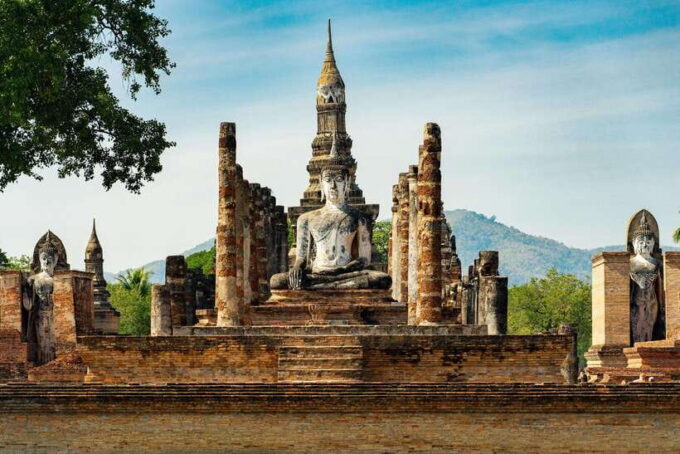 From Bangkok: Ayutthaya Heritage Tour With Sunset Cruise - Discovering Wat Maha That