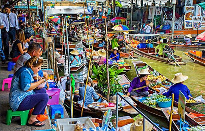 From Bangkok: Damnoen Saduak & Train Market Tour in Spanish - Meeting Point