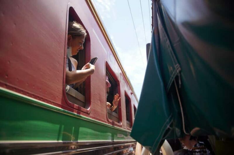From Bangkok: Floating Market and Ayutthaya Guided Day Tour - Key Points