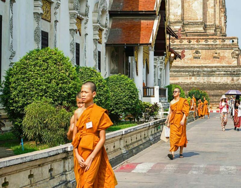 From Bangkok: Private Guided Tour of Ayutthayas 6 Temples - A Deeper Look at the Tour Experience