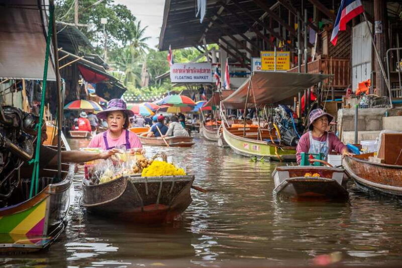 From Bangkok: Railway & Damnoen Saduak Floating Market Tour - Discovering the Damnoen Saduak Floating Market