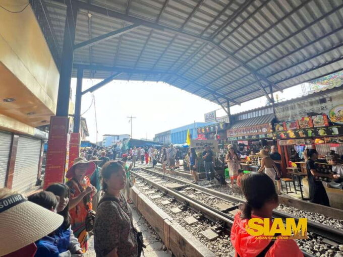 From Bangkok:Damnoen Floating Market and Railway Market Tour - Booking and Cancellation Policy