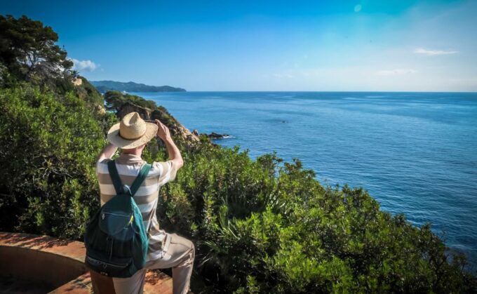 From Barcelona: Costa Brava Day Tour With Lunch - Traditional Spanish Lunch
