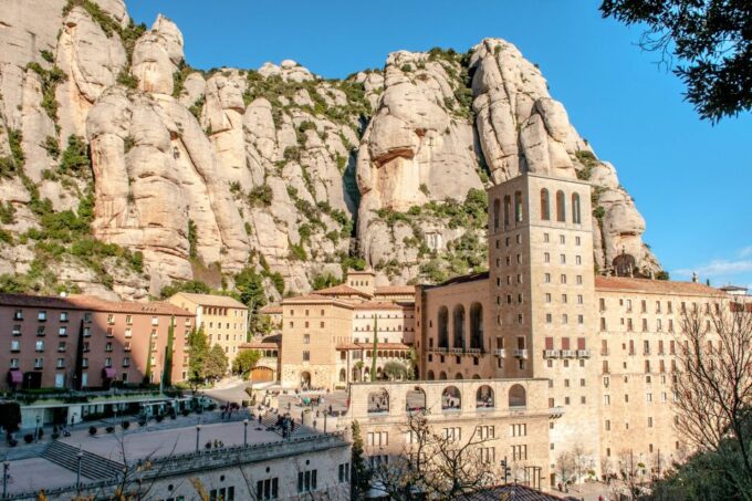 From Barcelona: Full-Day Montserrat & Wine Small Group Tour - Tour Duration and Group Size