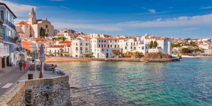 From Barcelona: Girona, Figueres, Dalí Museum, and Cadaqués - Transportation and Meeting Point