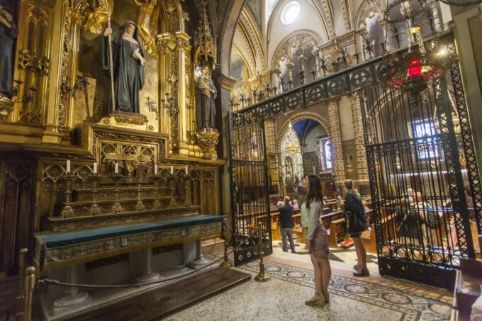 From Barcelona: Montserrat Half-Day Wine and Tapas Trip - Wine Tasting Experience