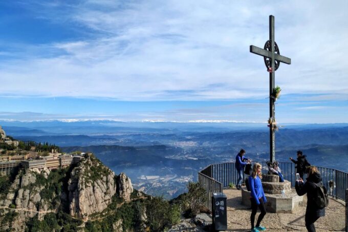 From Barcelona: Montserrat Private Guided Tour and Cable Car - Comfortable Air-conditioned Minivan