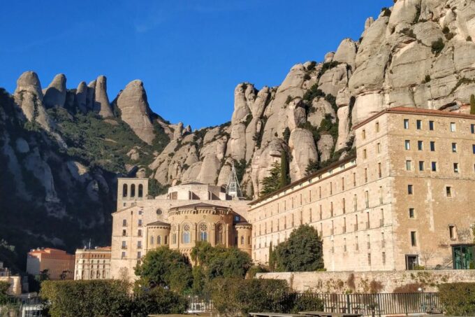 From Barcelona: Montserrat Private Guided Tour and Cable Car - Local Guide Expertise