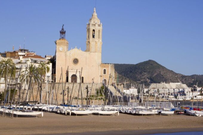From Barcelona: Private Full-Day Girona & Sitges Guided Tour - Booking and Cancellation Policy