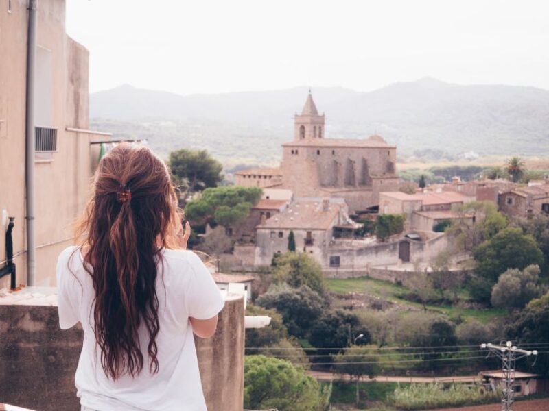 From Barcelona: Private Girona Tour With Personal Guide - Exploring Gironas Medieval Charm