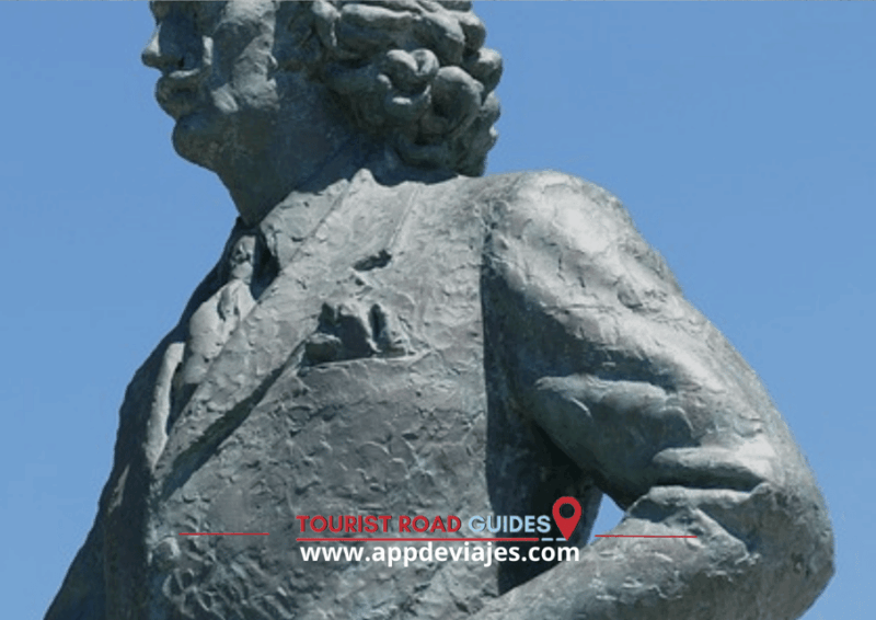 From Barcelona: Tour Private Dalí, Cadaqués & Wines - Key Points