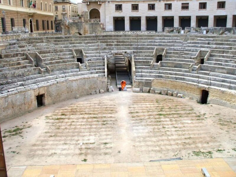 From Bari: Lecce Private Day Tour - Guided Tour in Lecce