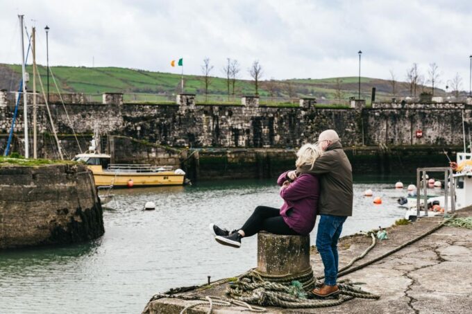 From Belfast: Giants Causeway Full-Day Guided Trip - Crossing the Carrick-A-Rede Rope Bridge