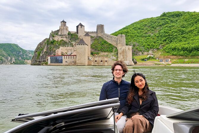 From Belgrade: Golubac Fortress & 1h Iron Gate Speed Boat Ride - Visiting Golubac Fortress