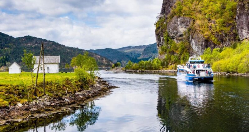 From Bergen: Scenic Fjord Cruise to Mostraumen - Boat and Onboard Features