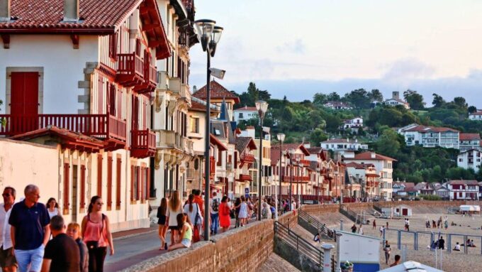 From Bilbao: Biarritz, Saint Jean De Luz, San Sebastian Tour - Important Tour Details