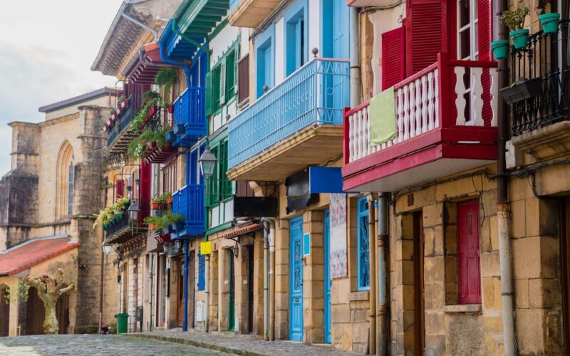 From Bilbao: Excursion to San Sebastián, Hondarribia and Getaria - Exploring Hondarribia
