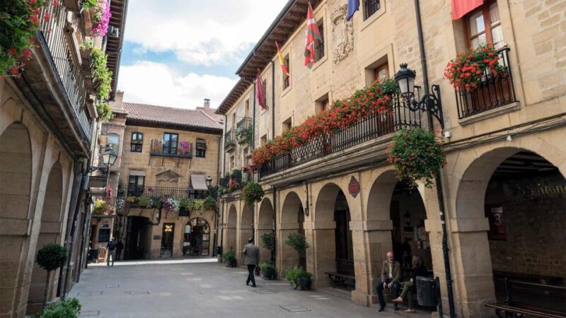 From Bilbao: Rioja Wine Region With Winery & Vitoria-Gasteiz - Vitoria-Gasteiz Guided Tour