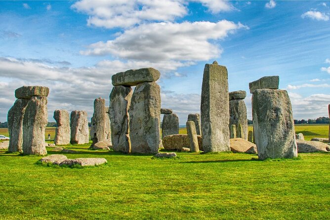 From Birmingham Stonehenge and Bath Day Tour - Stonehenge Visit